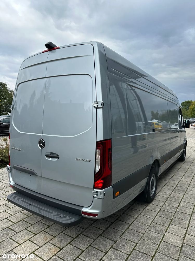 Mercedes-Benz Sprinter - 6