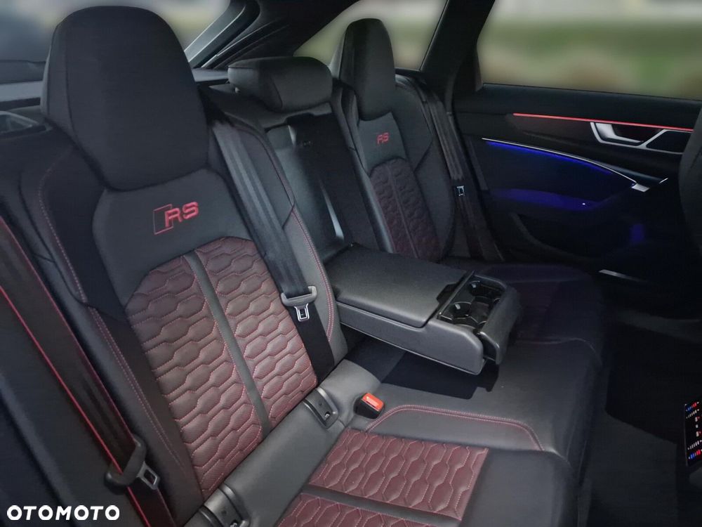 Audi RS6 Avant - 12