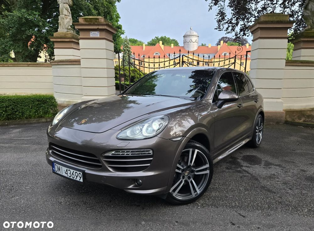 Porsche Cayenne - 1