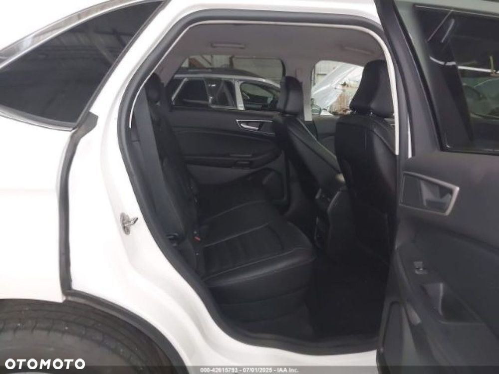 Ford Edge - 10