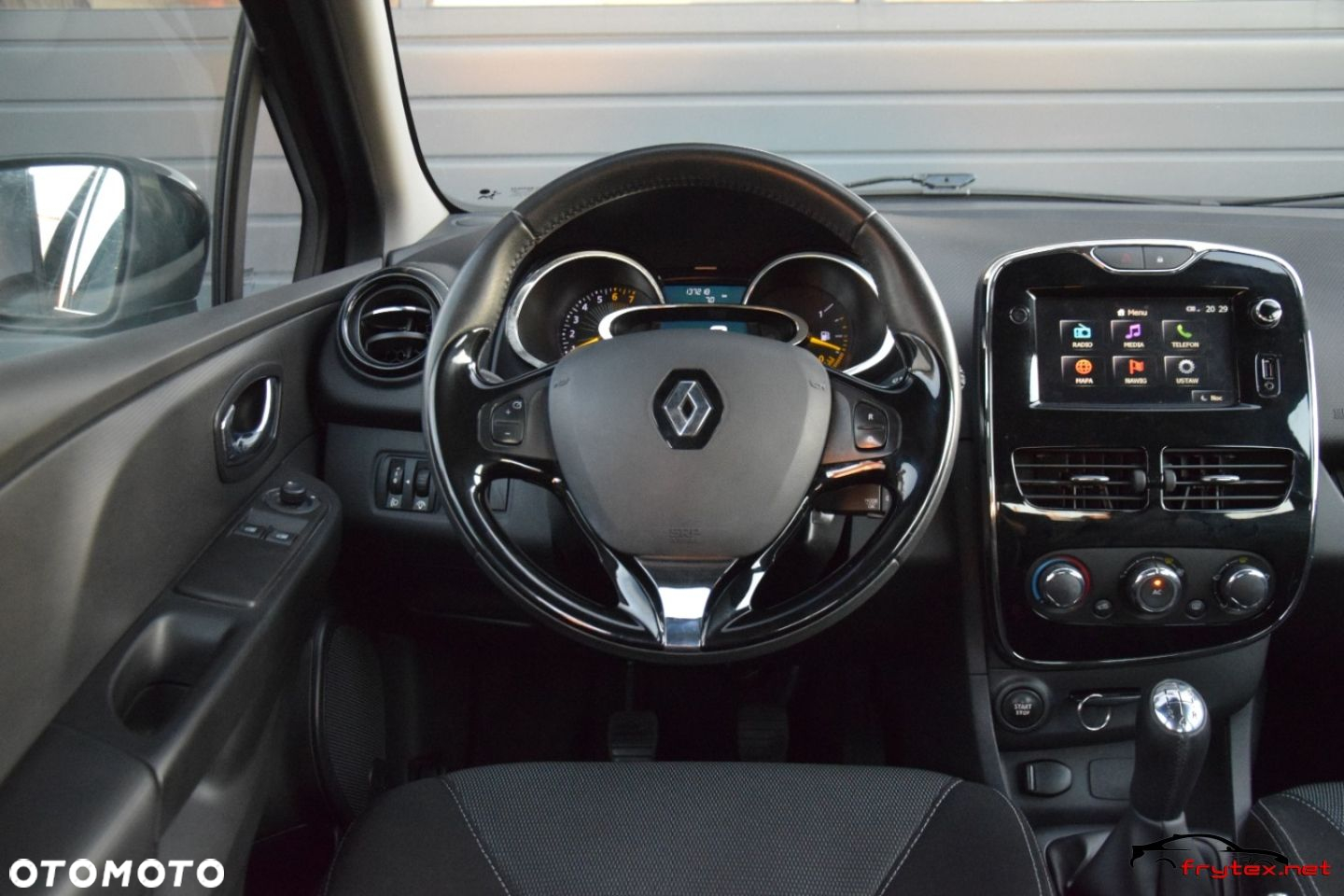 Renault Clio - 32