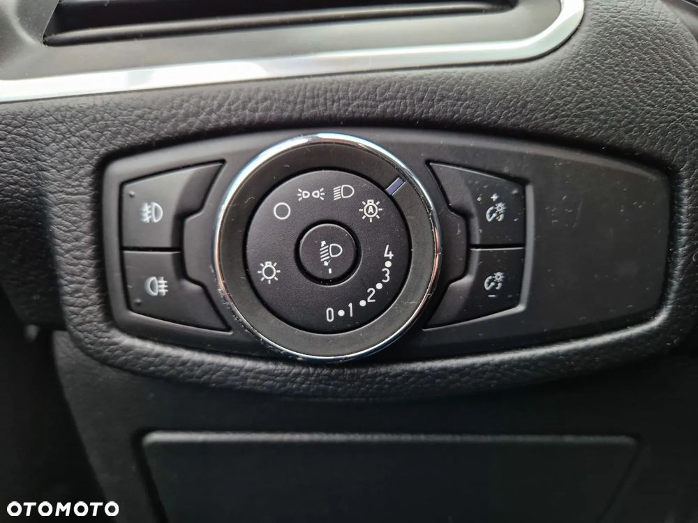 Ford S-Max 2.0 TDCi 4WD Titanium PowerShift - 13