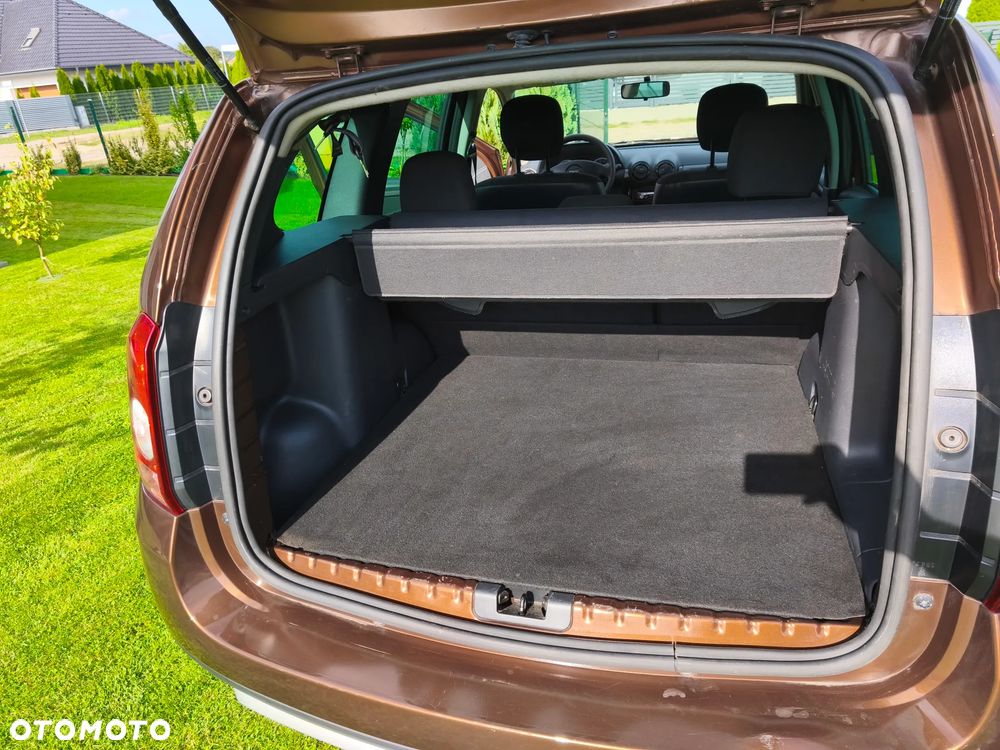 Dacia Duster 1.6 Laureate 4x4 - 26