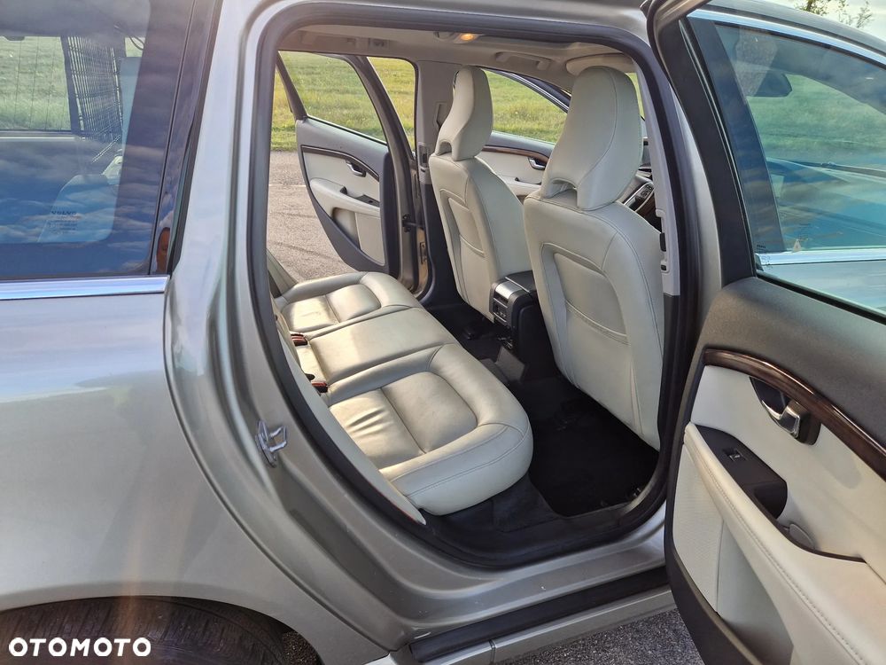 Volvo V70 D4 Momentum - 13