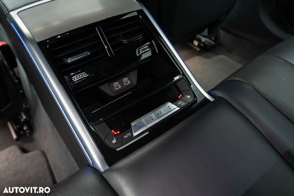 BMW M8 M850i xDrive AT - 32