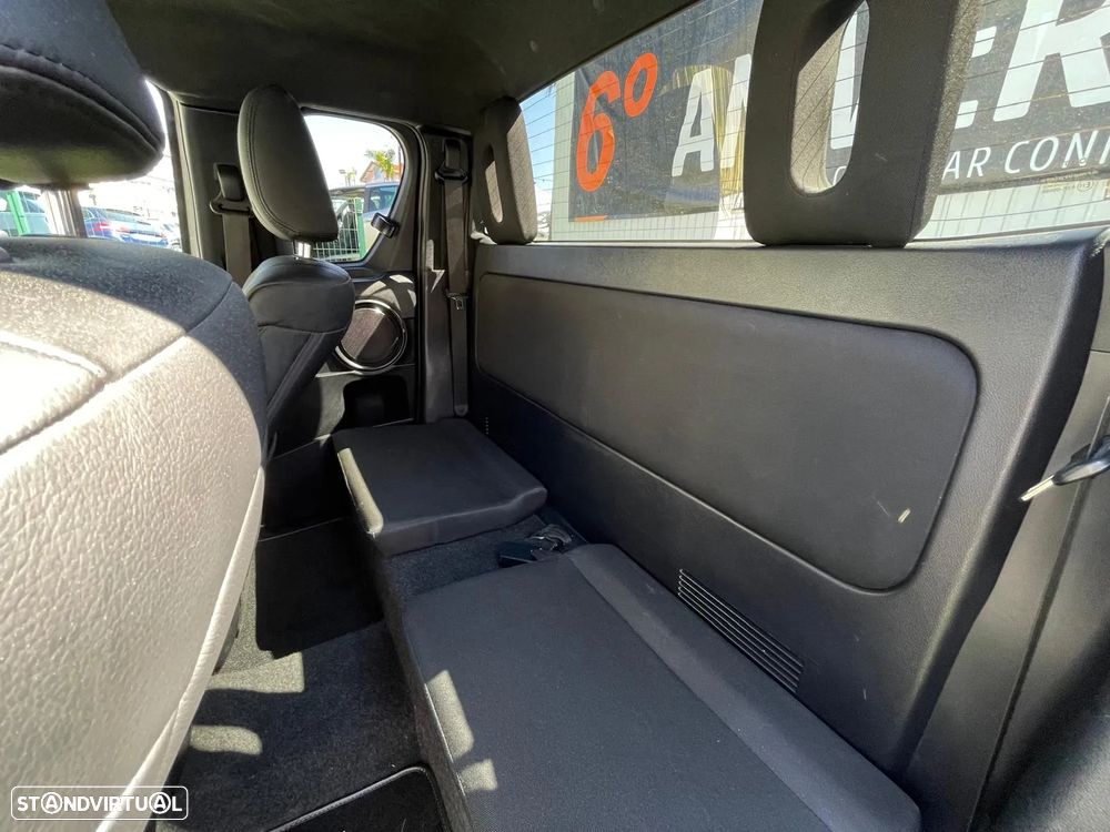 Toyota Hillux - 26