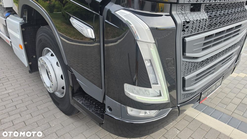 Volvo ///FH///460///2023///GLOBETROTTER/// XXL///HDS///HIAB///WECON///CHWYTAK/// ROTATOR///WAGA///JEDYNE 125 TYŚ KM/// PRZYCZEPA///FULL LED///VIRTUAL COCPIT/// STAN JAK NOWY. - 21