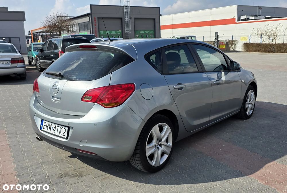 Opel Astra 1.4 Turbo - 4