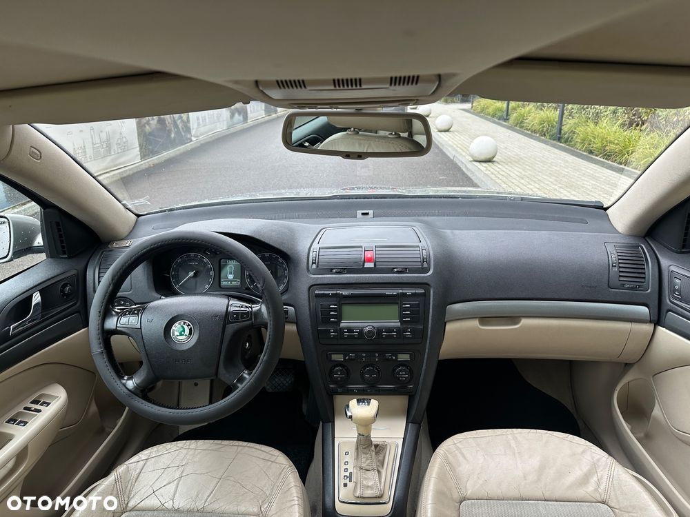 Skoda Octavia 1.9 TDI DSG Elegance - 12