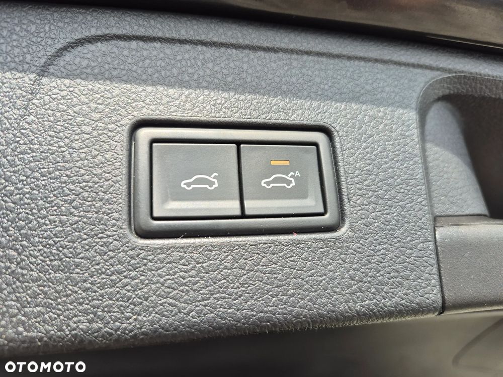 Volkswagen Passat 1.5 TSI EVO Elegance DSG - 24