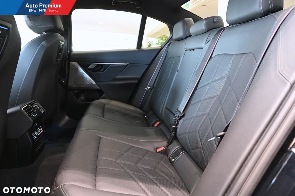 BMW Seria 5 520i mHEV - 12