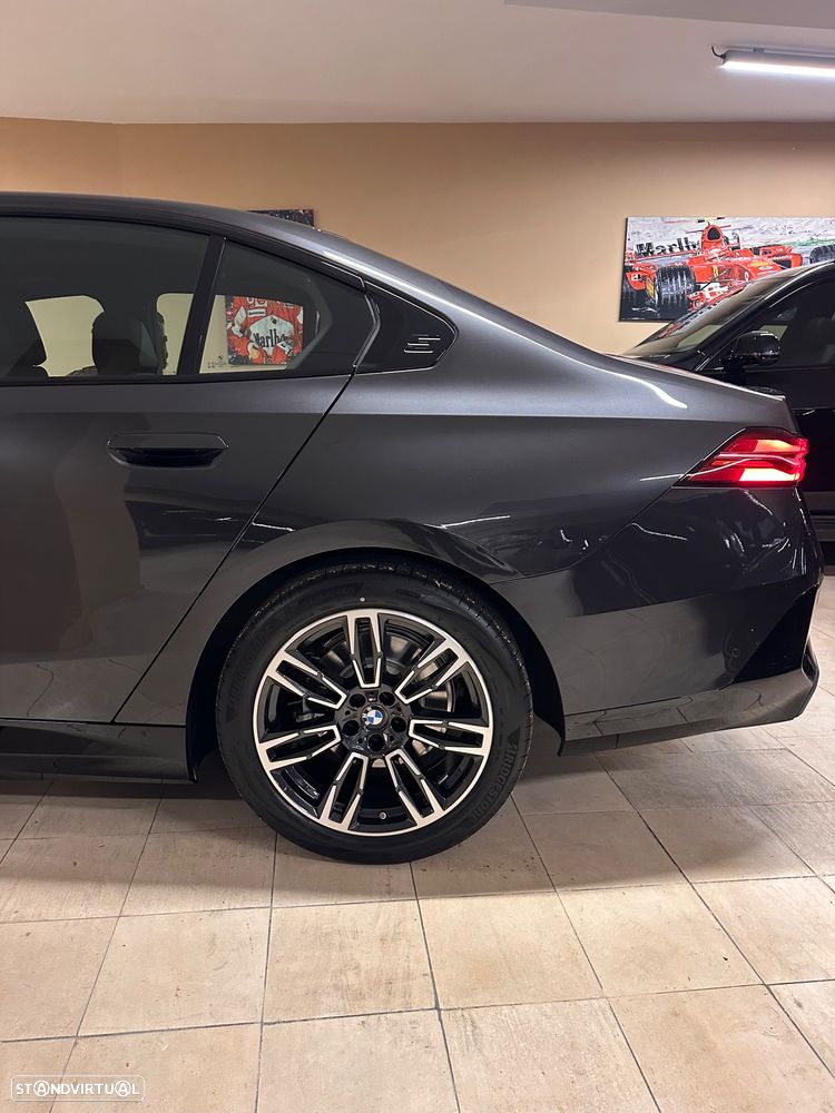 BMW 530 e Pack Desportivo M - 11