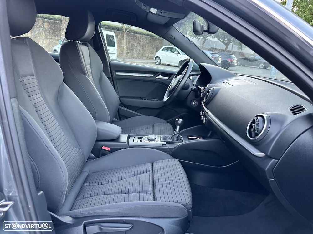 Audi A3 Sportback 1.6 TDI S-line - 52