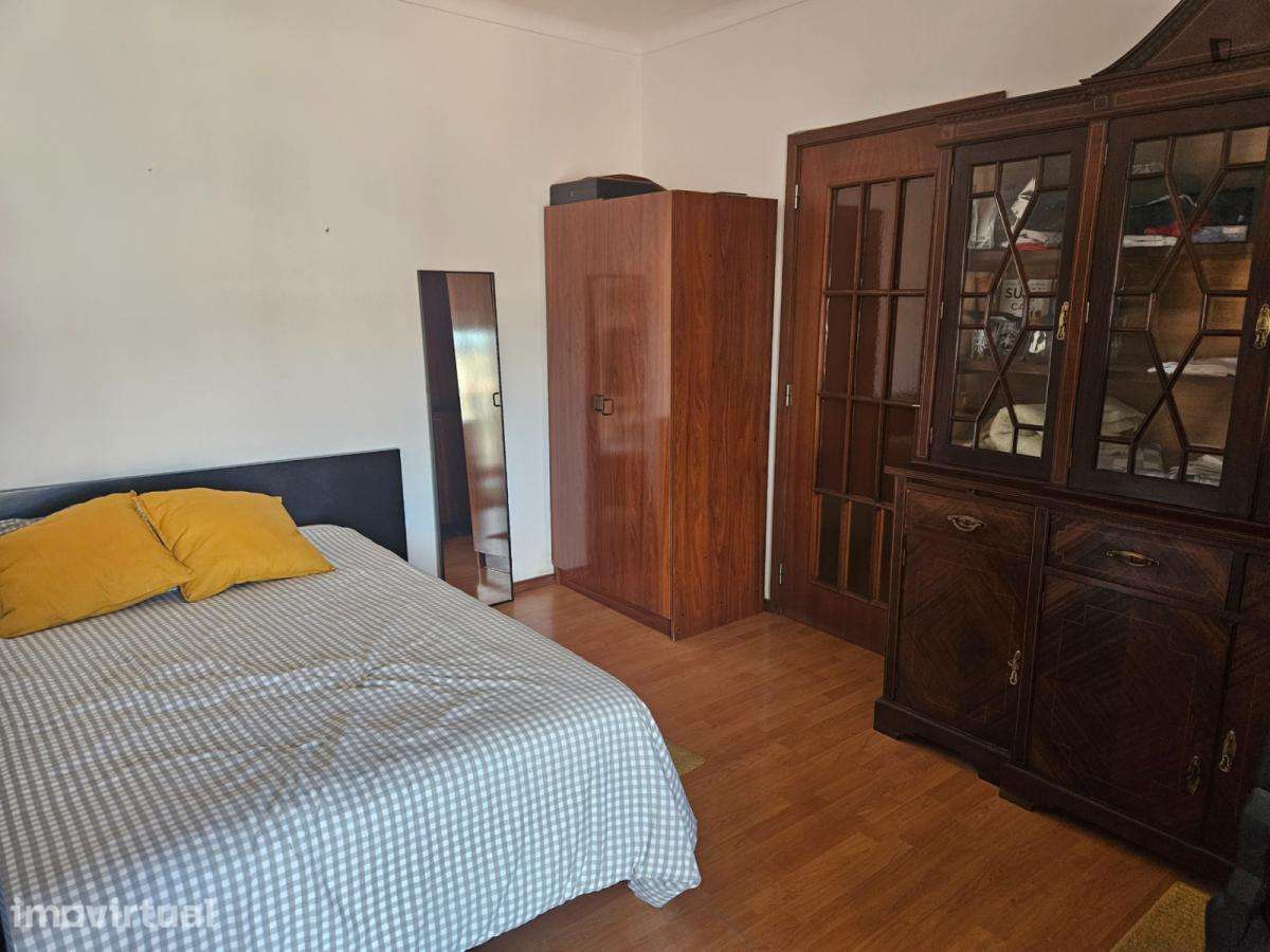 Quarto - localizado em Bairro do Sol Coimbra - Grande imagem: 2/13