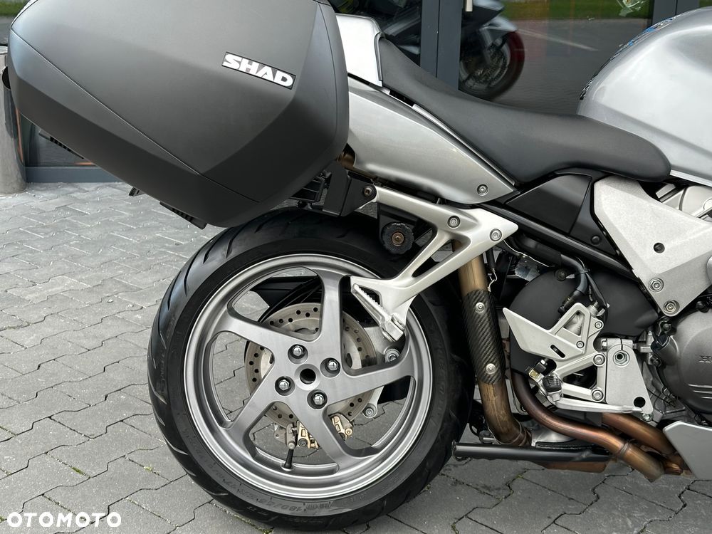 Honda VFR - 6