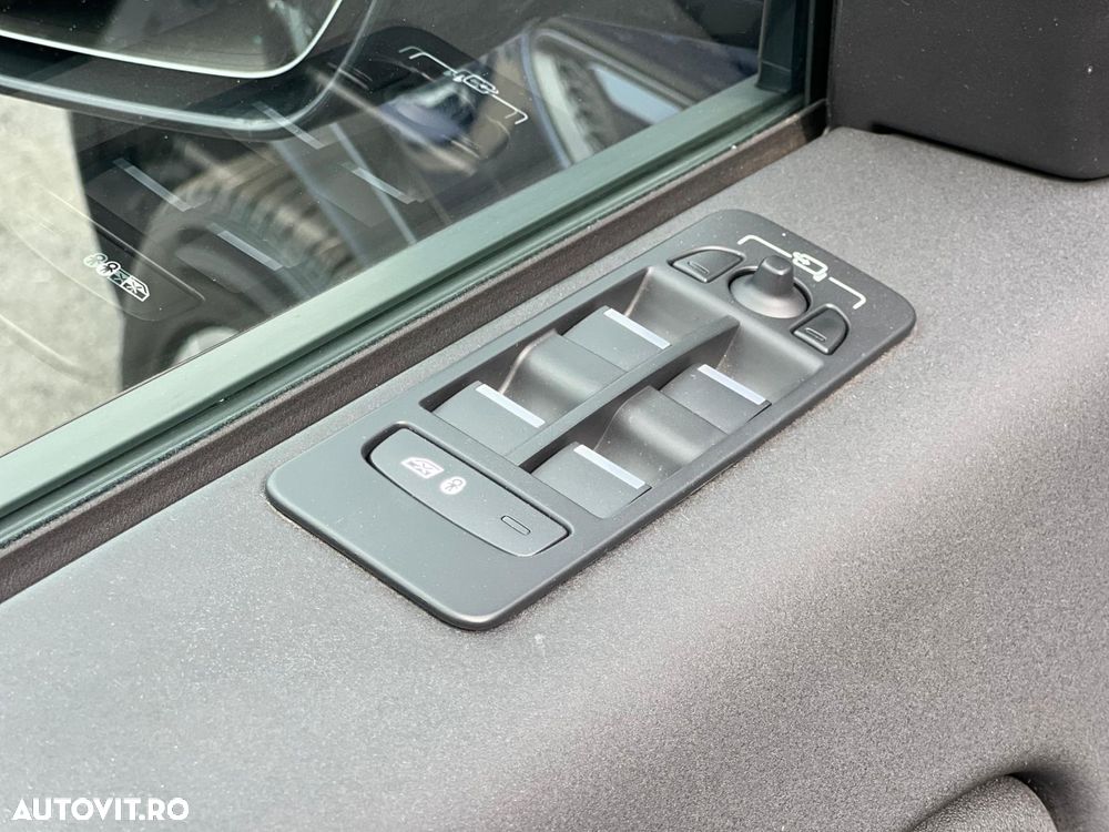 Land Rover Discovery Sport - 28