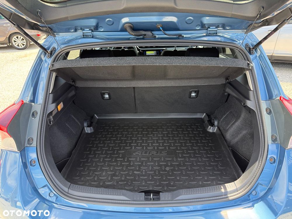 Toyota Auris 1.6 Premium Comfort - 30