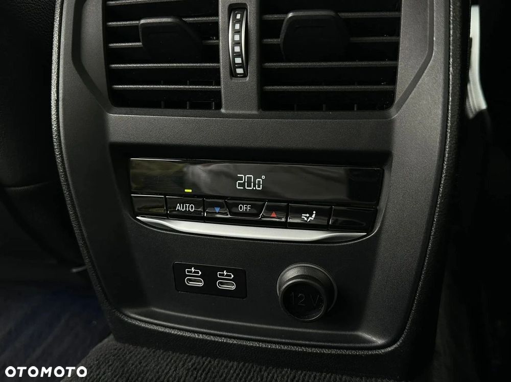 BMW Seria 3 318i M Sport - 24