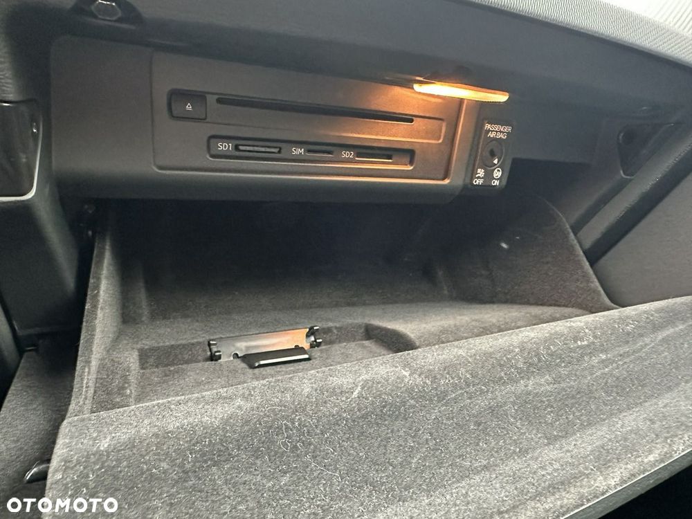 Audi A4 Avant 2.0 TDI ultra S tronic sport - 33