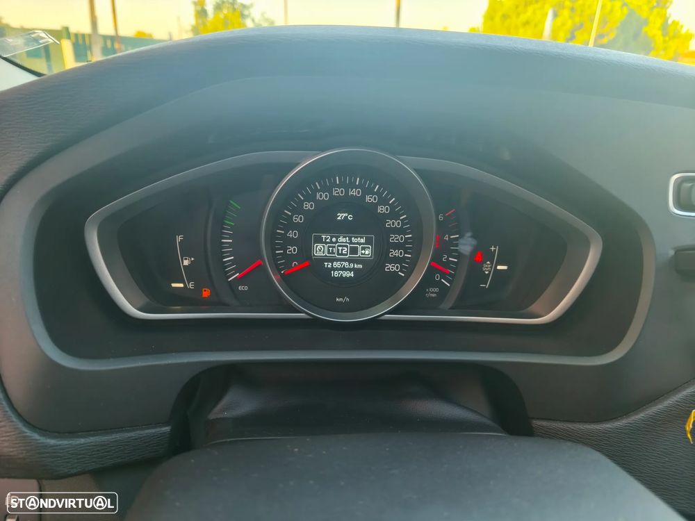 Volvo V40 Cross Country 2.0 D2 Summum - 8