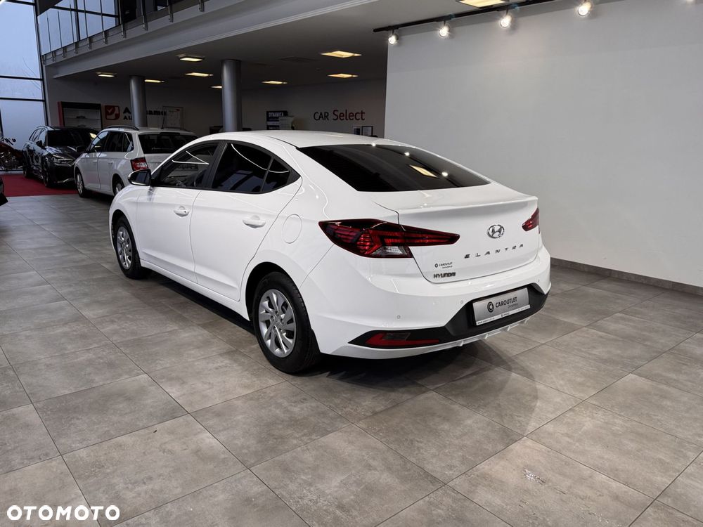Hyundai Elantra - 7
