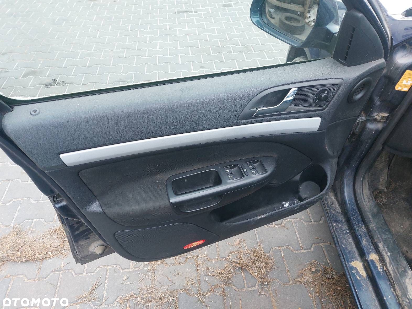FOTELE KOMPLET KANAPA TYŁ BOCZKI SKODA OCTAVIA II LIFT HB 5D - 3
