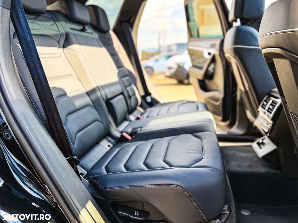 Volkswagen Touareg V6 TDI 4MOTION R-Line - 27