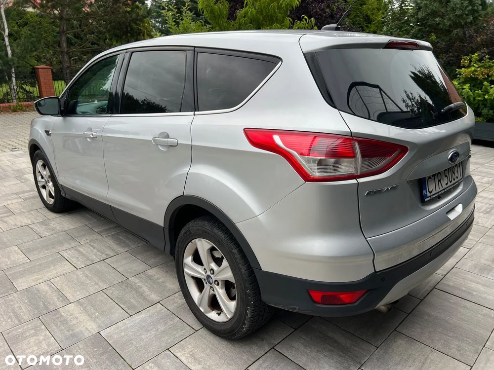 Ford Escape 2.0 EcoBoost AWD Titanium - 4