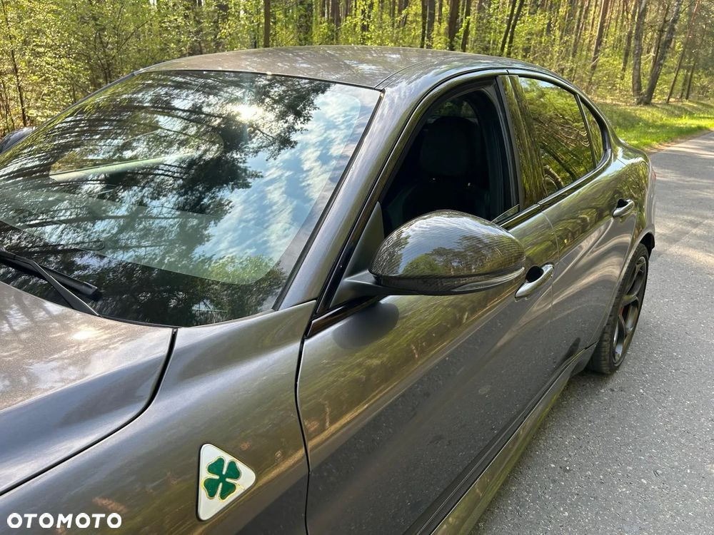 Alfa Romeo Giulia 2.9 V6 Bi-Turbo AT8 Quadrifoglio - 11