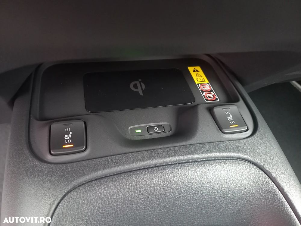 Toyota Corolla Sedan 1.8 HSD Business - 22