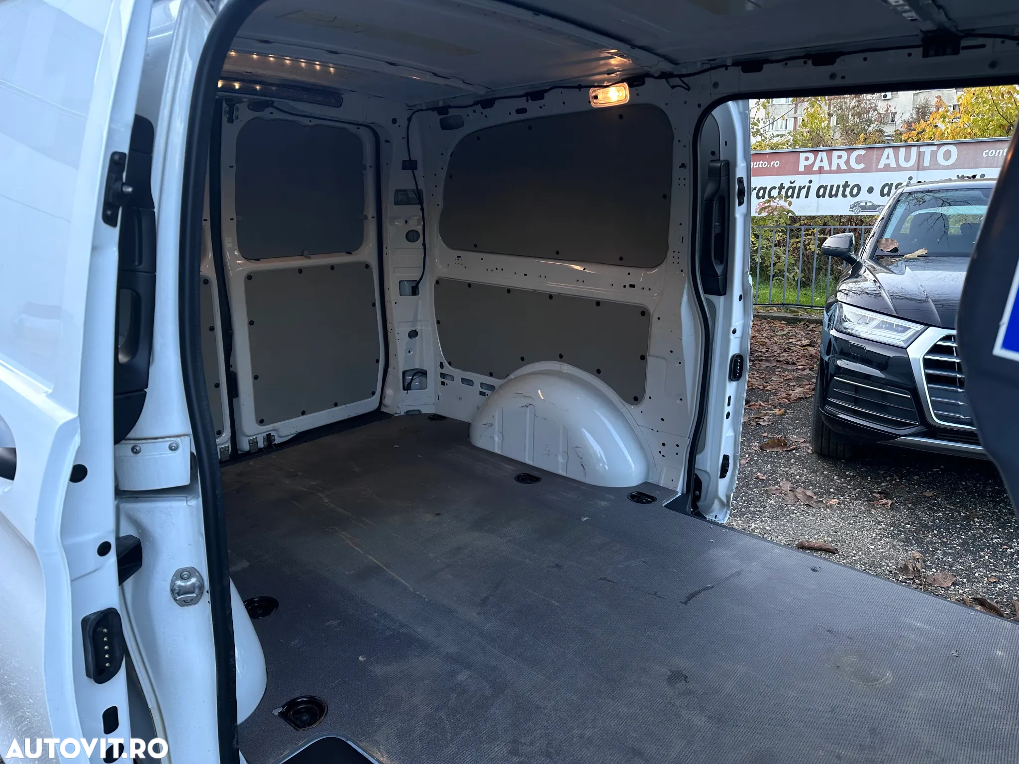 Mercedes-Benz VITO - 11