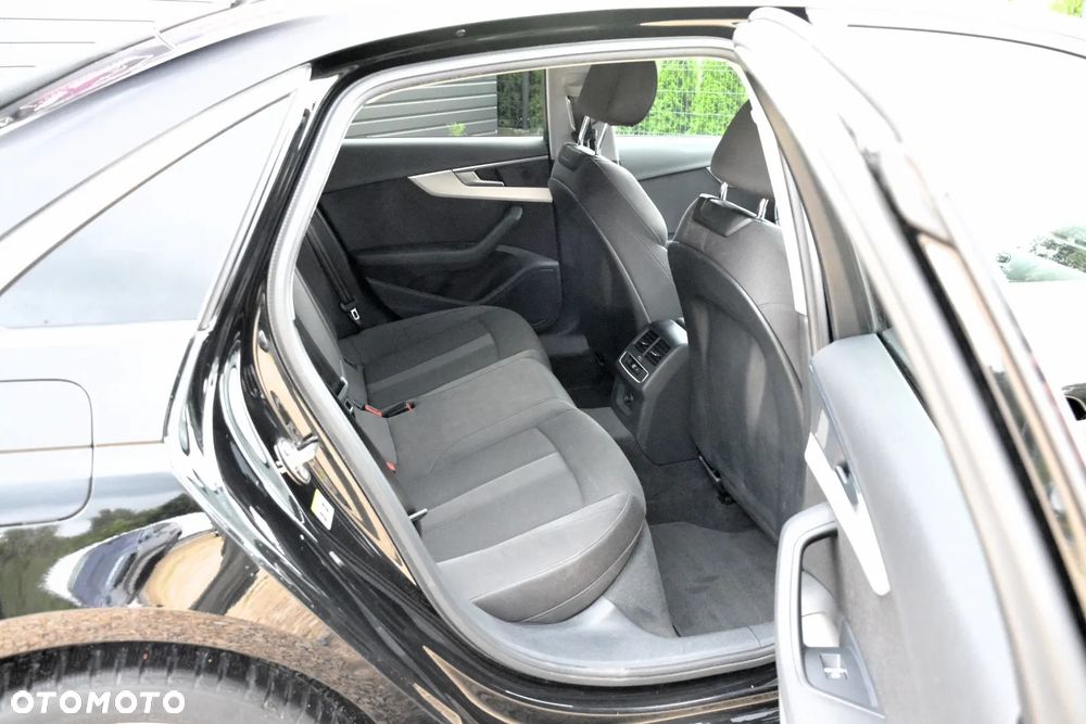 Audi A4 Limousine 35 TFSI mHEV S tronic - 33