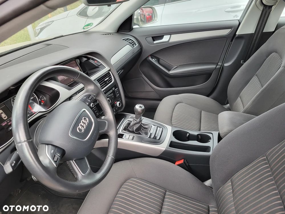 Audi A4 Limousine 1.8 TFSI Ambiente - 12