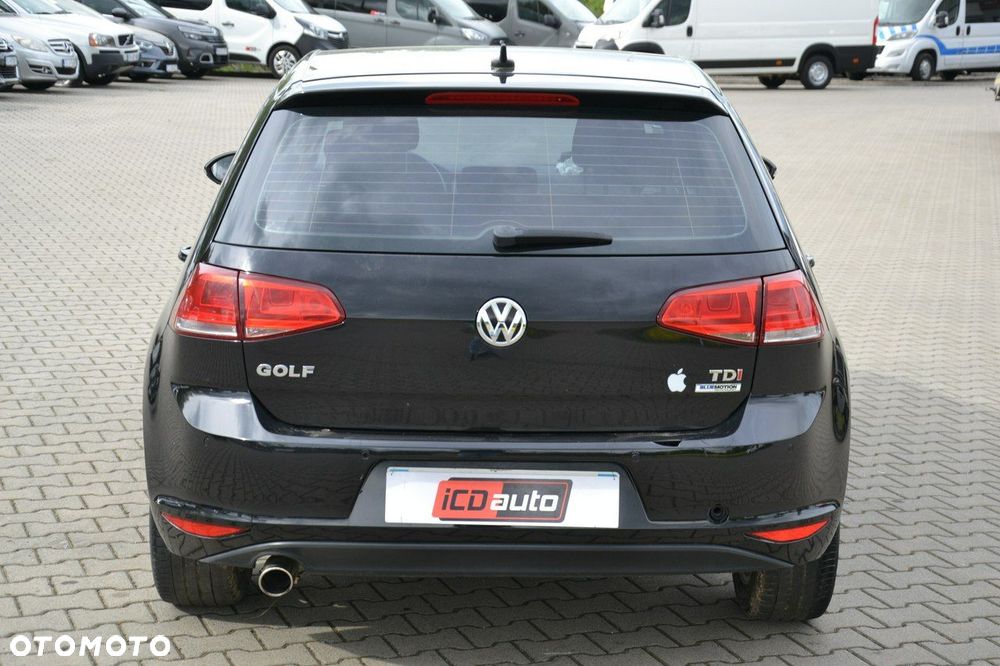 Volkswagen Golf - 6