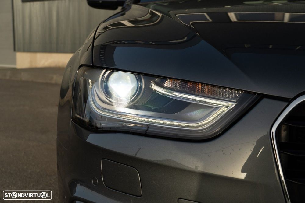 Audi A4 Avant 2.0 TDI Business Line S-line - 32