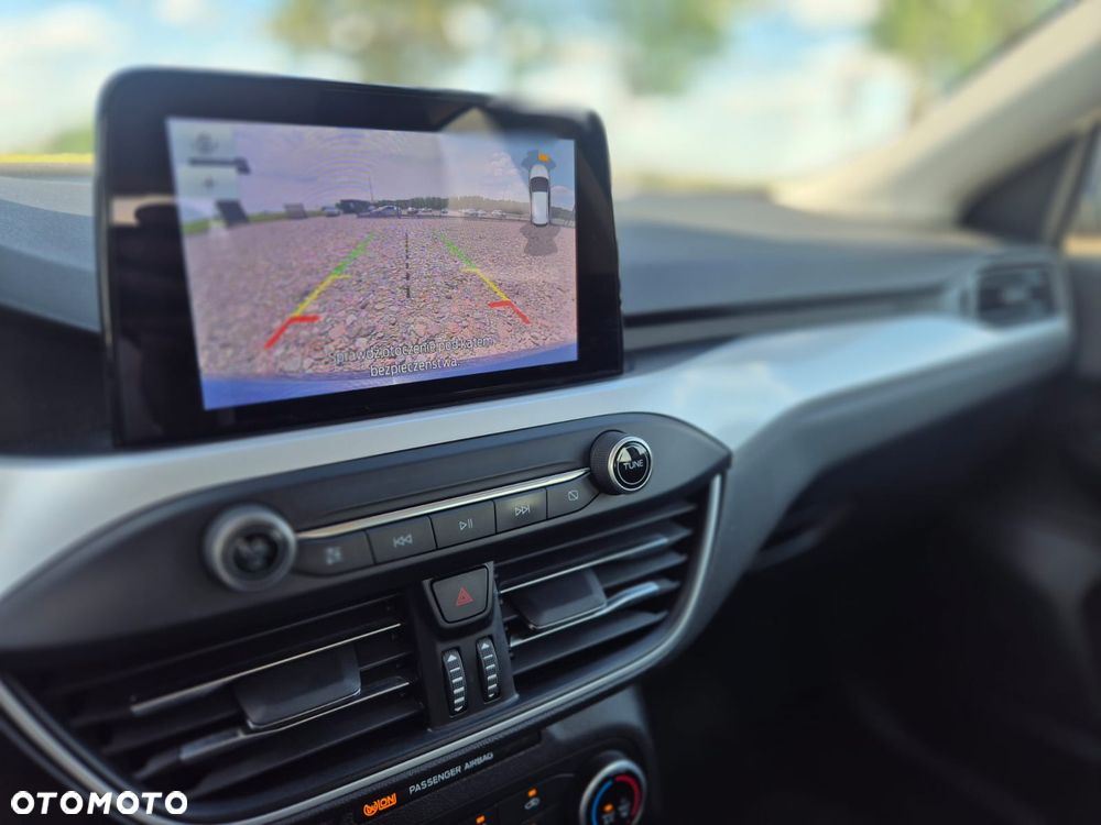 Ford Focus 1.0 EcoBoost mHEV Connected - 18