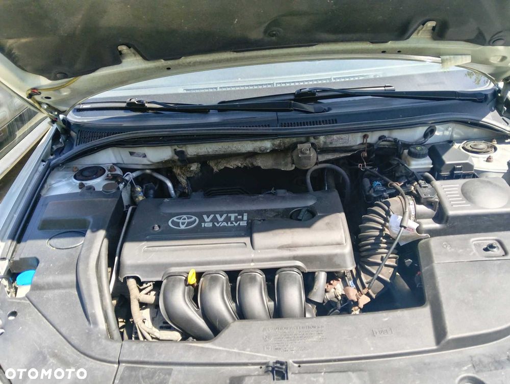 Toyota Avensis - 5