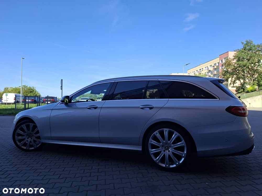 Mercedes-Benz Klasa E 220 d 9G-TRONIC AMG Line - 24