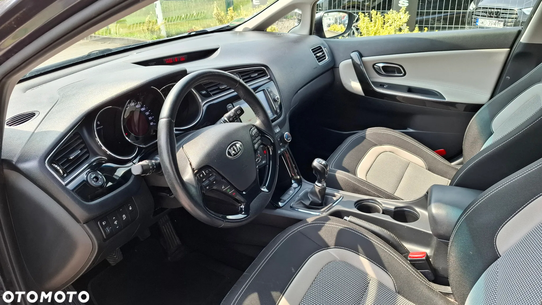 Kia Ceed - 11