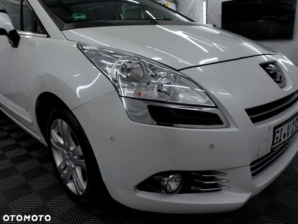 Peugeot 5008 2.0 HDi Premium +