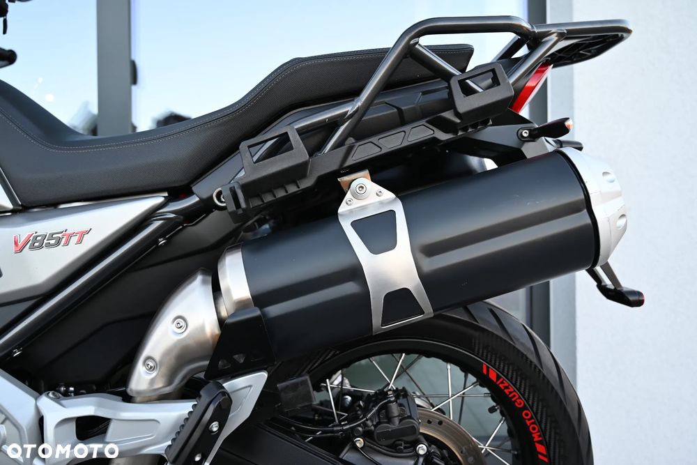 Moto Guzzi V85 - 25