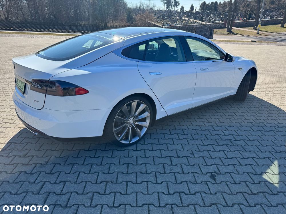 Tesla Model S Performance - 5