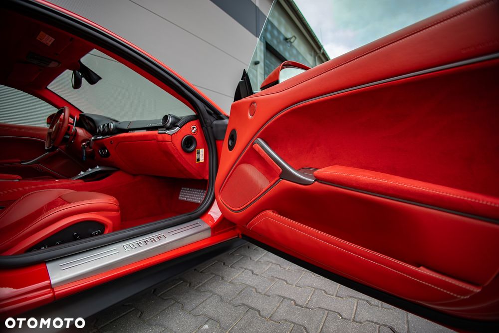 Ferrari F12berlinetta - 9
