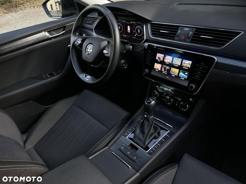 Skoda Superb 2.0 TDI SCR Style DSG - 28
