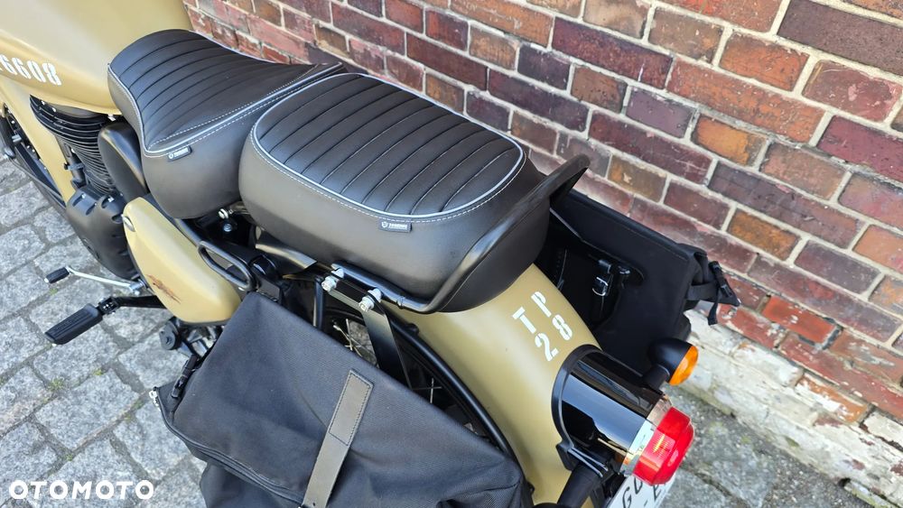 Royal Enfield Classic - 11