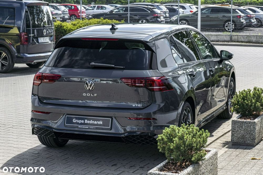 Volkswagen Golf - 9