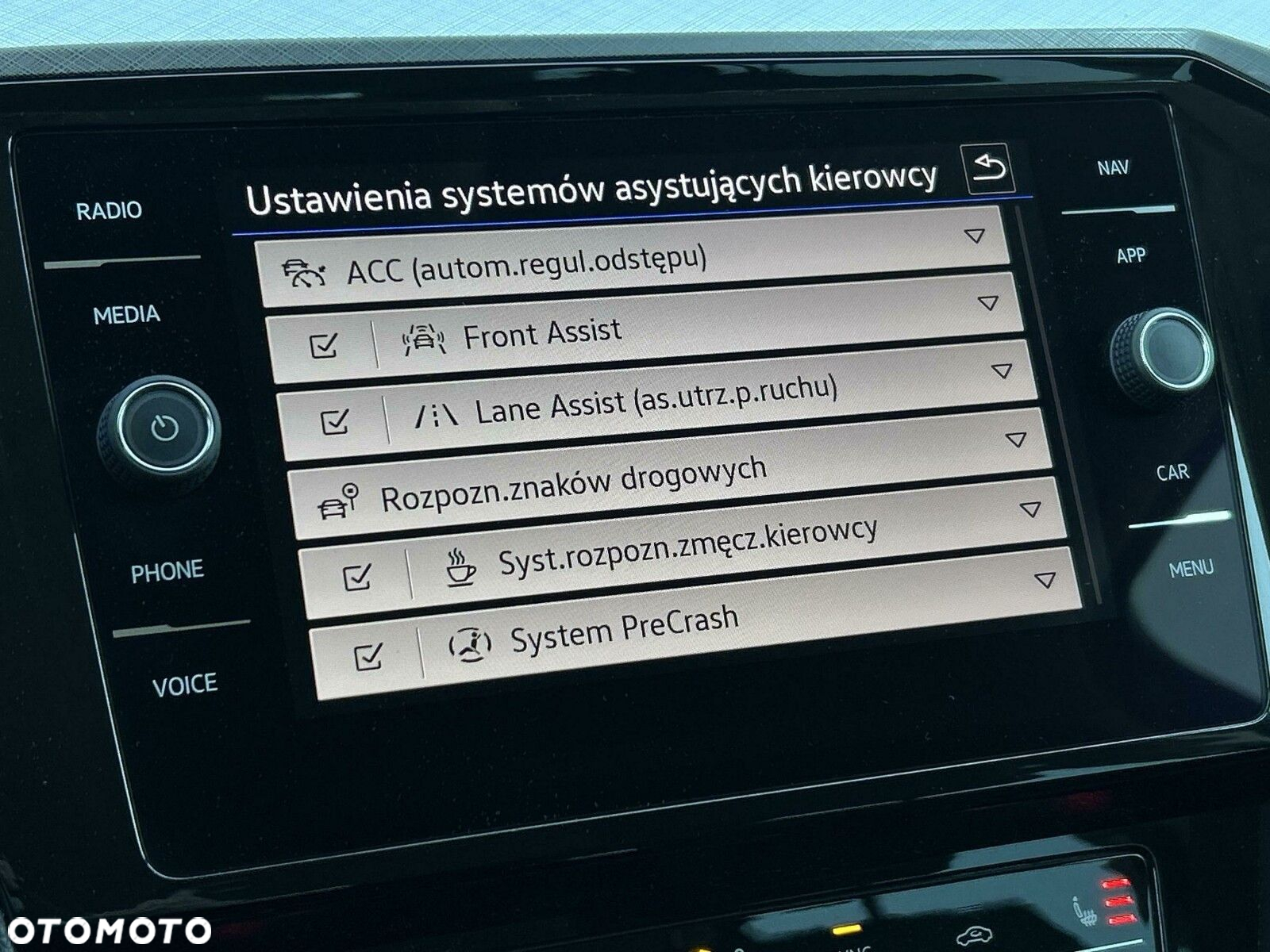 Volkswagen Passat 2.0 TSI Business DSG - 22