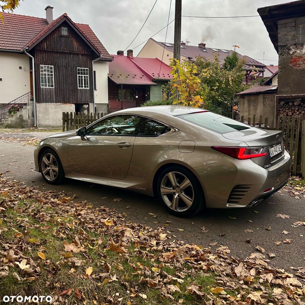 Lexus RC 300h - 7