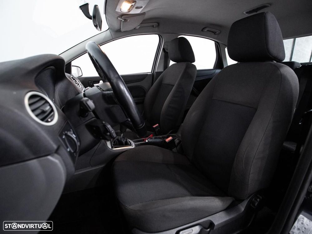 Ford Focus - 8