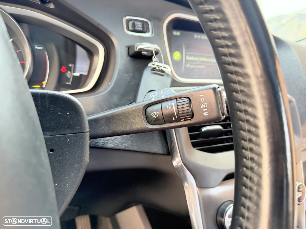 Volvo V40 D2 Momentum - 26
